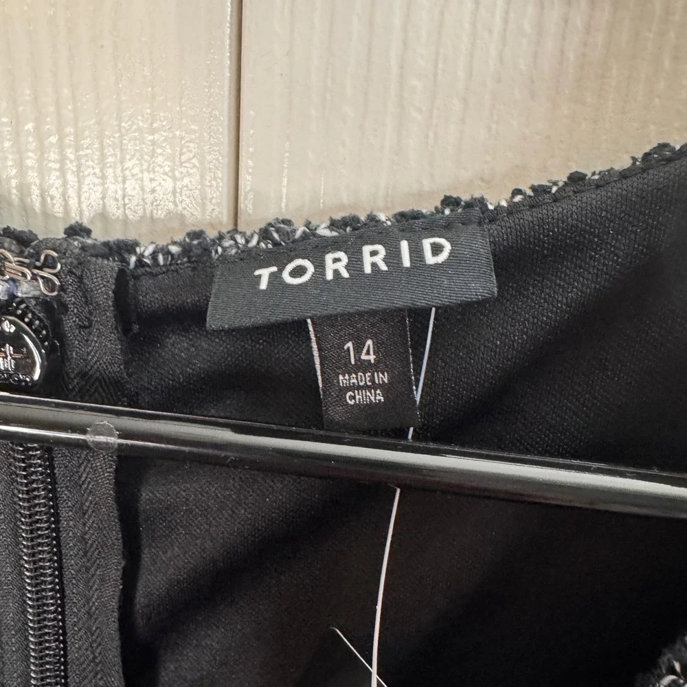 NWT Torrid Size 14 Black Boucle Contoured Panel Dress Sleeveless Career - Picture 5 of 7